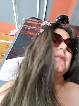 Snapshot of emma_tour chatting on 12.27.24 emma tour online show from 12.27.24