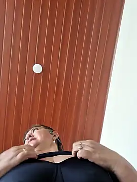 Snapshot of emma_tour chatting on 12.29.24 emma tour online show from 12.29.24