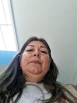 Snapshot of emma_tour chatting on 01.11.25 emma tour online show from 01.11.25