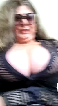 Snapshot of emma_tour chatting on 01.13.25 emma tour online show from 01.13.25