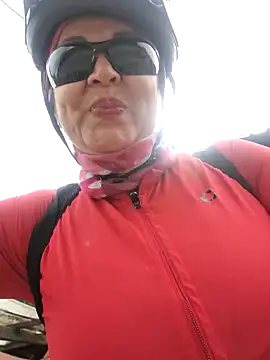 Snapshot of emma_tour chatting on 01.24.25 emma tour online show from 01.24.25