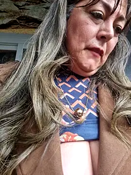 Snapshot of emma_tour chatting on 02.11.25 emma tour online show from 02.11.25