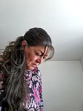 Snapshot of emma_tour chatting on 02.21.25 emma tour online show from 02.21.25