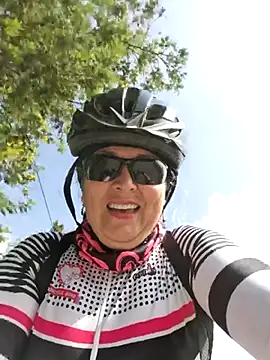 Snapshot of emma_tour chatting on 02.28.25 emma tour online show from 02.28.25