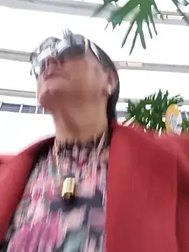 Snapshot of emma_tour chatting on 03.13.25 emma tour online show from 03.13.25