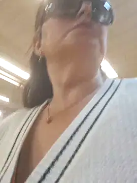 Snapshot of emma_tour chatting on 03.19.25 emma tour online show from 03.19.25