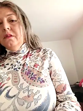 Snapshot of emma_tour chatting on 10.02.25 emma tour online show from 10.02.25