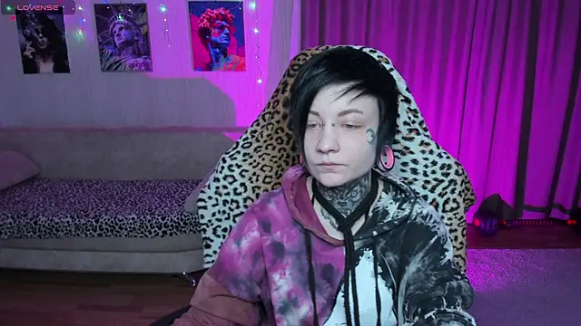 Snapshot of acid_trip1l chatting on 02.15.25 acid trip1l online show from 02.15.25