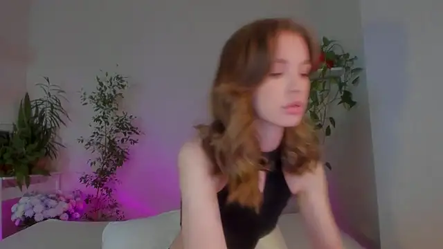 Snapshot of Masha_01 chatting on 12.17.24 Masha 01 online show from 12.17.24
