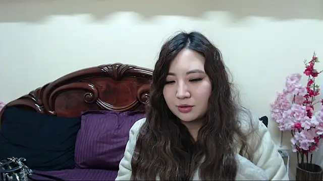 Snapshot of katydoll_ chatting on 02.28.25 katydoll online show from 02.28.25