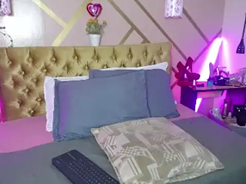 Snapshot of dove_mature chatting on 03.21.25 dove mature online show from 03.21.25