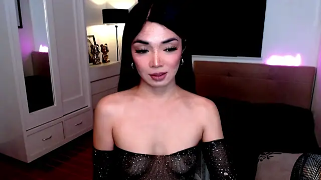 Snapshot of MargaWilliams chatting on 11.29.25 MargaWilliams online show from 11.29.25