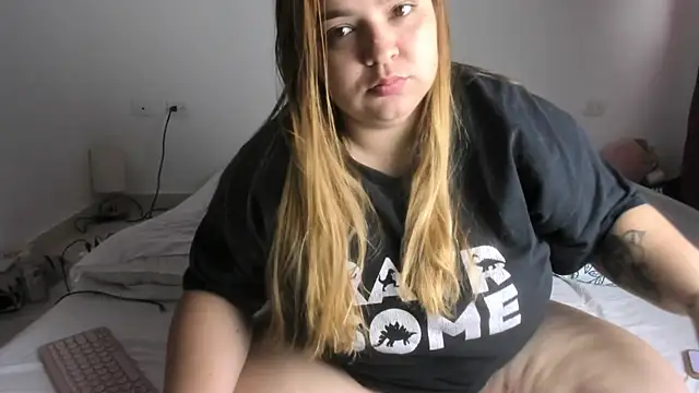 Snapshot of Blondylicious chatting on 10.29.25 Blondylicious online show from 10.29.25