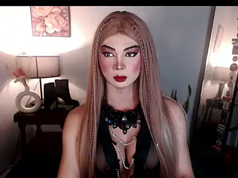 Snapshot of MagneticBeauty chatting on 09.24.25 MagneticBeauty online show from 09.24.25
