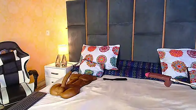 CaseyMoon online show from 11.06.25