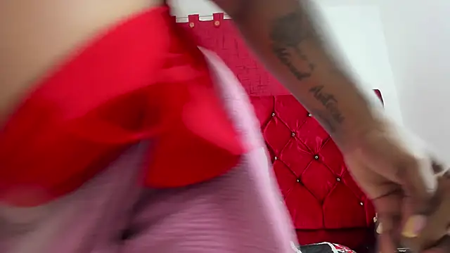 Snapshot of harleyevaans chatting on 02.27.25 harleyevaans online show from 02.27.25