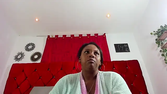 Snapshot of harleyevaans chatting on 03.06.25 harleyevaans online show from 03.06.25