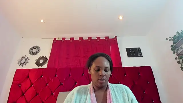 Snapshot of harleyevaans chatting on 03.08.25 harleyevaans online show from 03.08.25