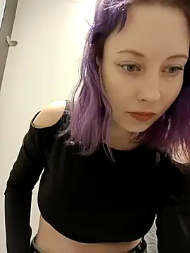 Snapshot of Frost_foxy chatting on 12.14.24 Frost foxy online show from 12.14.24