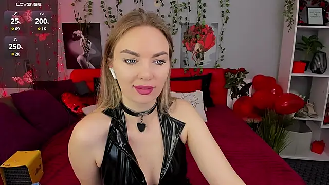 Snapshot of NakedSoulX chatting on 02.18.25 NakedSoulX online show from 02.18.25