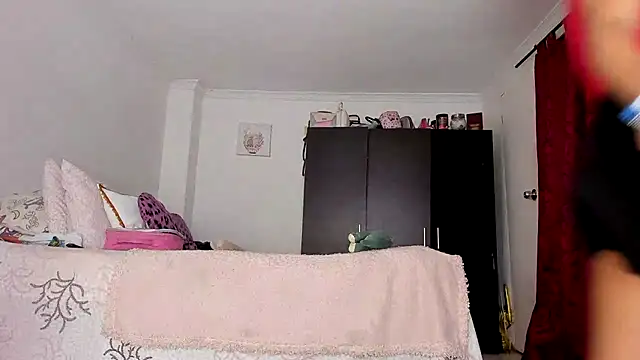 Snapshot of AlondraDiossa03 chatting on 12.23.24 AlondraDiossa03 online show from 12.23.24