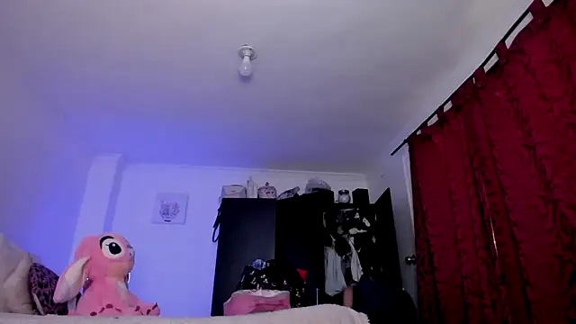 Snapshot of AlondraDiossa03 chatting on 02.04.25 AlondraDiossa03 online show from 02.04.25