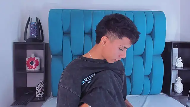 AlanNaughty online show from 01.04.25