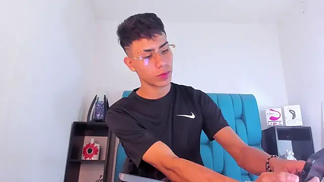 AlanNaughty online show from 01.19.25