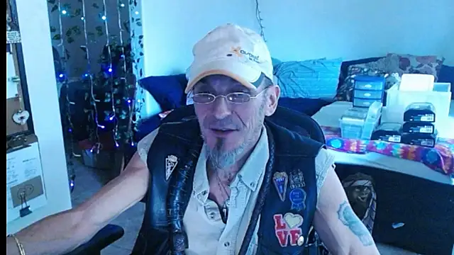 Snapshot of mycock2474u chatting on 03.06.25 mycock2474u online show from 03.06.25