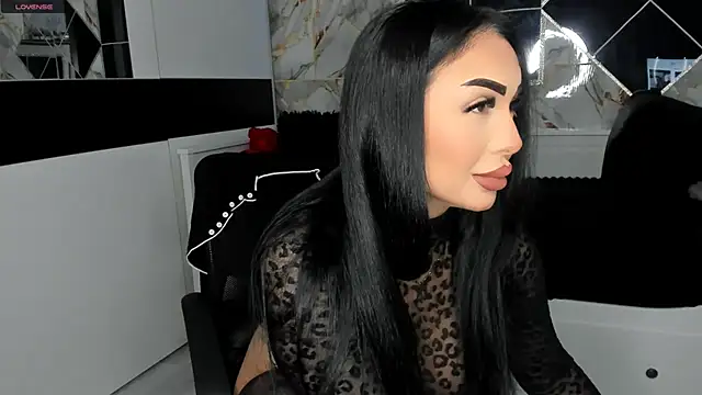 Snapshot of mistress_meryem chatting on 03.11.25 mistress meryem online show from 03.11.25