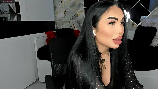 Snapshot of mistress_meryem chatting on 03.21.25 mistress meryem online show from 03.21.25