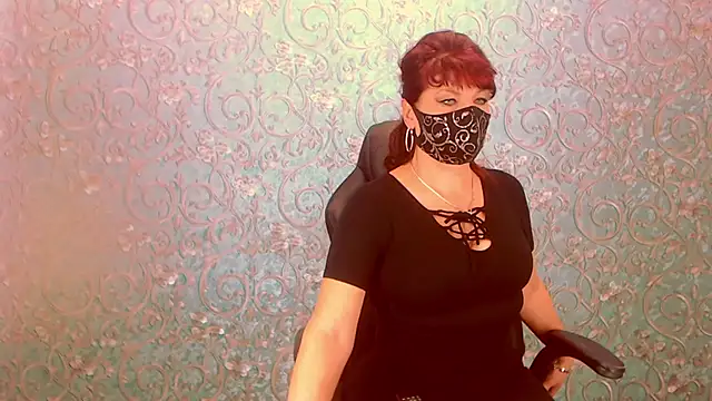 Snapshot of Infinitely chatting on 01.18.25 Infinitely online show from 01.18.25