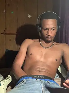 Snapshot of Tristris100 chatting on 12.10.24 Tristris100 online show from 12.10.24