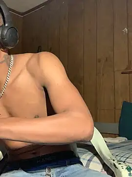 Snapshot of Tristris100 chatting on 12.13.24 Tristris100 online show from 12.13.24