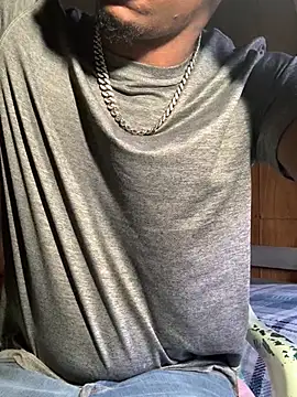 Snapshot of Tristris100 chatting on 12.14.24 Tristris100 online show from 12.14.24