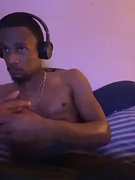 Snapshot of Tristris100 chatting on 10.16.25 Tristris100 online show from 10.16.25