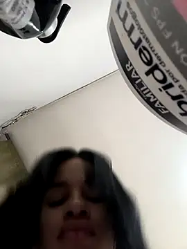 Snapshot of secretgreisy_ chatting on 10.23.25 secretgreisy  online show from 10.23.25