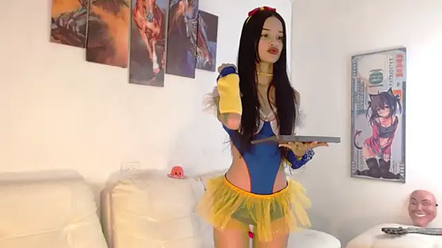 Snapshot of secretgreisy_ chatting on 10.31.25 secretgreisy  online show from 10.31.25