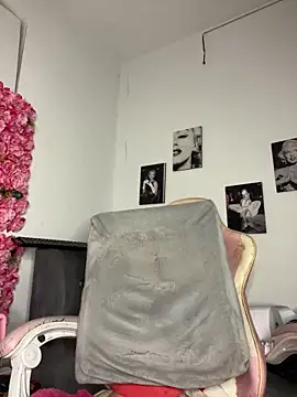 Snapshot of Rachell_More chatting on 01.20.25 Rachell More online show from 01.20.25