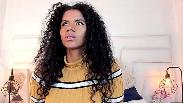 Snapshot of Ellie_Alves chatting on 12.18.24 Ellie Alves online show from 12.18.24