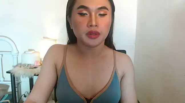 Snapshot of JustineBIGCUM chatting on 12.12.24 JustineBIGCUM online show from 12.12.24