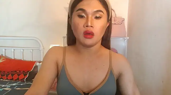 Snapshot of JustineBIGCUM chatting on 02.10.25 JustineBIGCUM online show from 02.10.25