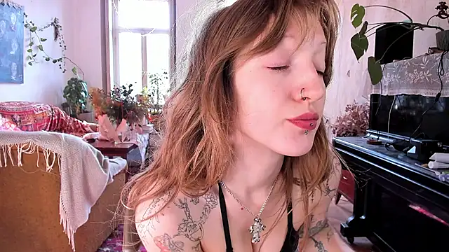 Snapshot of Miranda2_0 chatting on 01.12.25 Miranda2 0 online show from 01.12.25