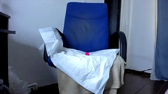 Snapshot of cindybbwsquirt chatting on 01.03.25 cindybbwsquirt online show from 01.03.25