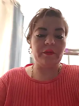 Snapshot of cindybbwsquirt chatting on 02.14.25 cindybbwsquirt online show from 02.14.25