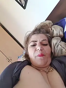 Snapshot of cindybbwsquirt chatting on 02.21.25 cindybbwsquirt online show from 02.21.25