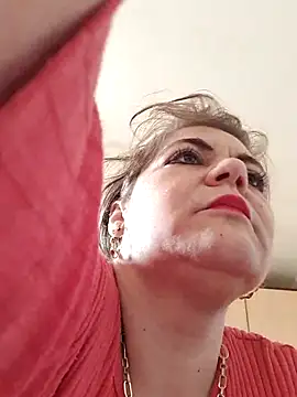Snapshot of cindybbwsquirt chatting on 03.14.25 cindybbwsquirt online show from 03.14.25