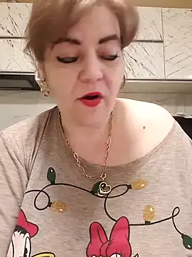 Snapshot of cindybbwsquirt chatting on 03.21.25 cindybbwsquirt online show from 03.21.25