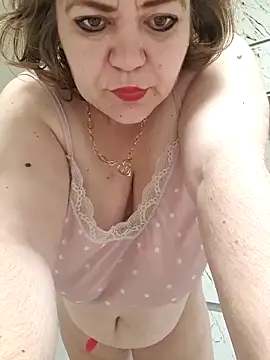 Snapshot of cindybbwsquirt chatting on 10.11.25 cindybbwsquirt online show from 10.11.25