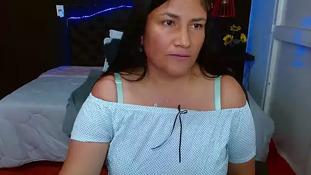 Snapshot of salomexlove_20 chatting on 02.22.25 salomexlove 20 online show from 02.22.25